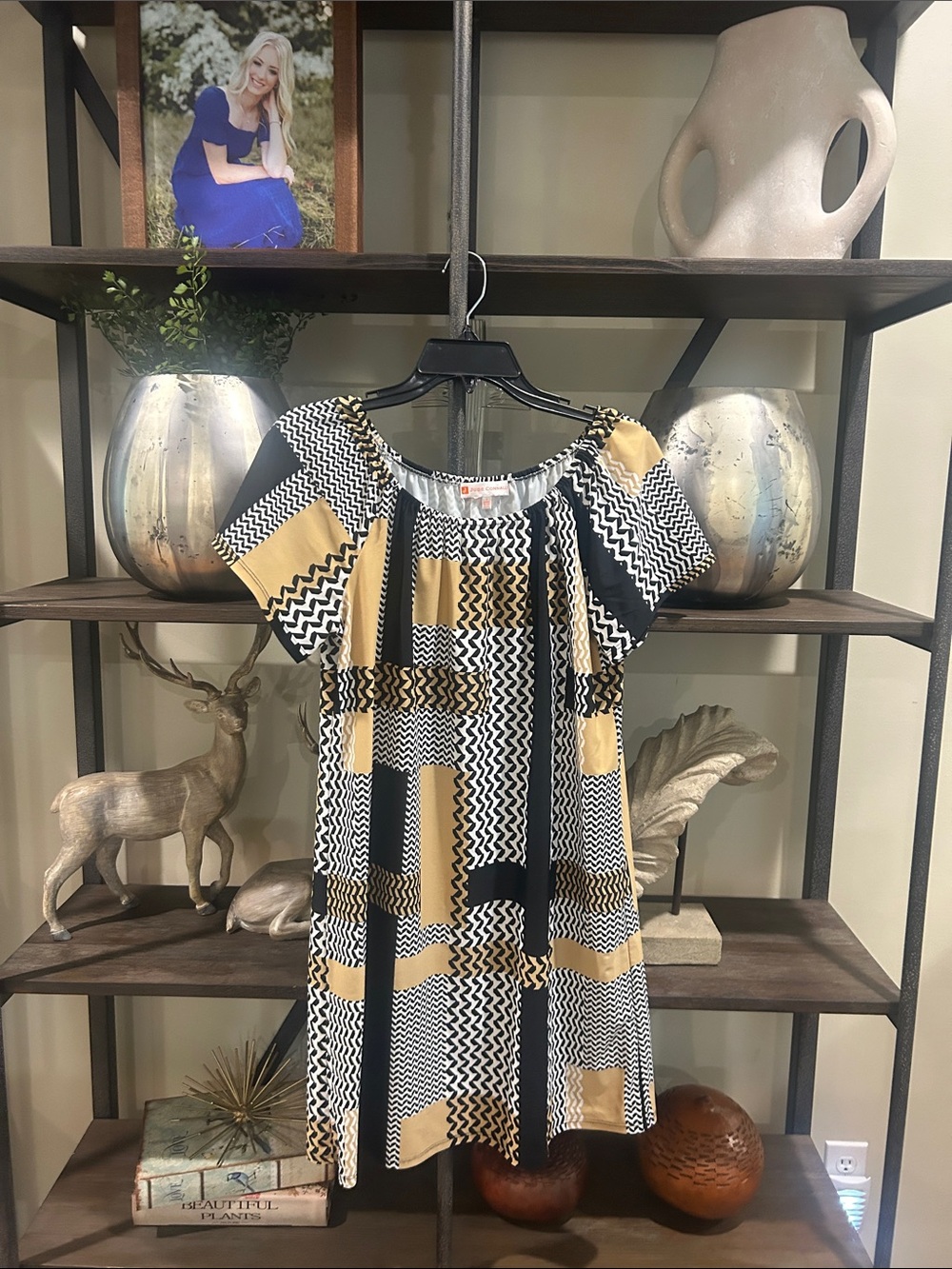 Jude Connelly small Women’s Black & Gold Patterned Short Sleeve Dress